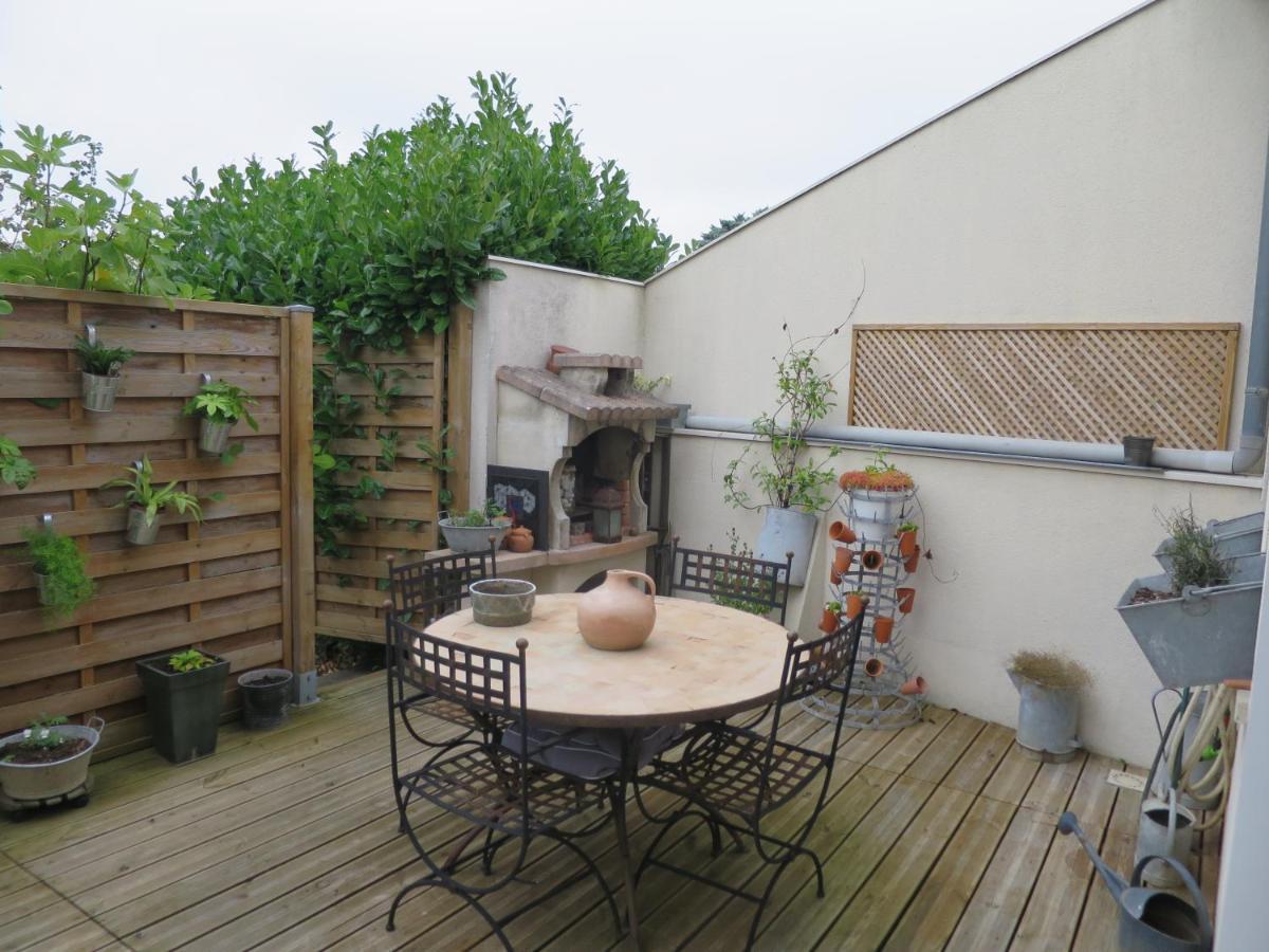 Duplex Contemporain Terrasse Exterieure Parking Lägenhet Leves Exteriör bild